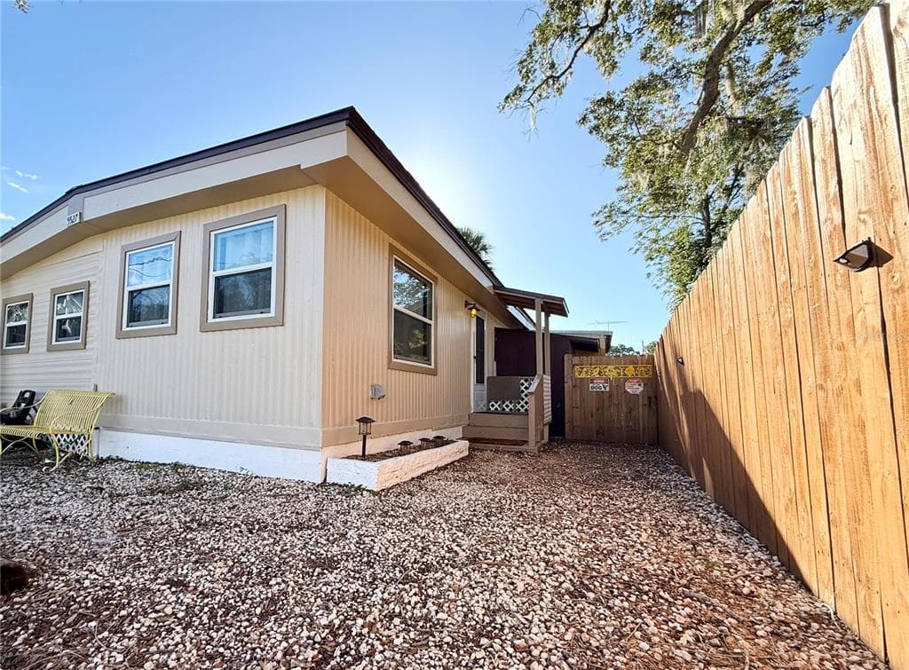 5527 DARLENE STREET, WEEKI WACHEE, FL 34607 — zdjęcie 2
