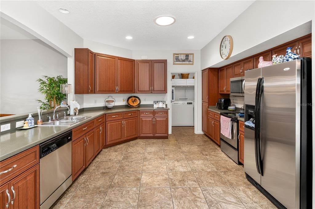 3393 BALTIC SEA BOULEVARD, TAVARES, FL 32778 — zdjęcie 2