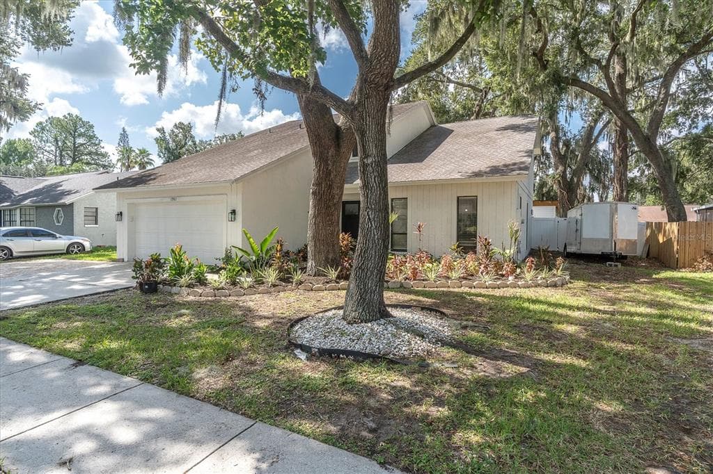 1901 LANDSIDE DRIVE, VALRICO, FL 33594 — zdjęcie 2