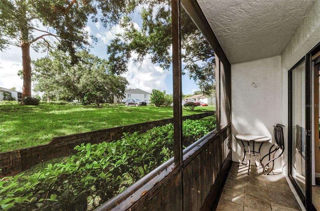 2575 PINE RIDGE WAY S # E1, PALM HARBOR, FL 34684 — zdjęcie 4