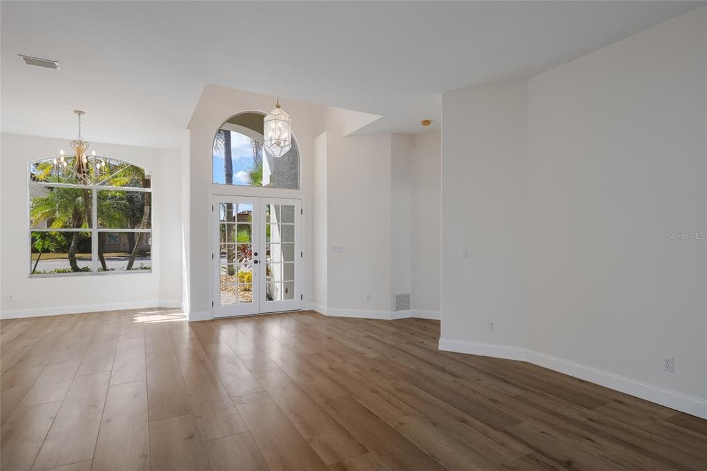 7111 41ST LANE E, SARASOTA, FL 34243 — zdjęcie 2