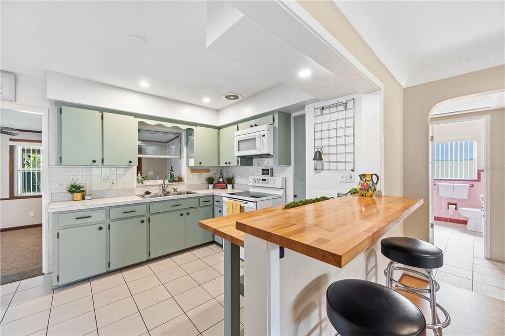 3611 9TH AVENUE N, ST PETERSBURG, FL 33713 — zdjęcie 4