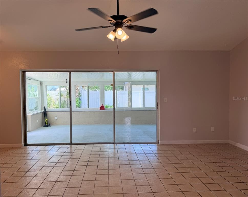 208 FLAMINGO DRIVE, APOLLO BEACH, FL 33572 — zdjęcie 2