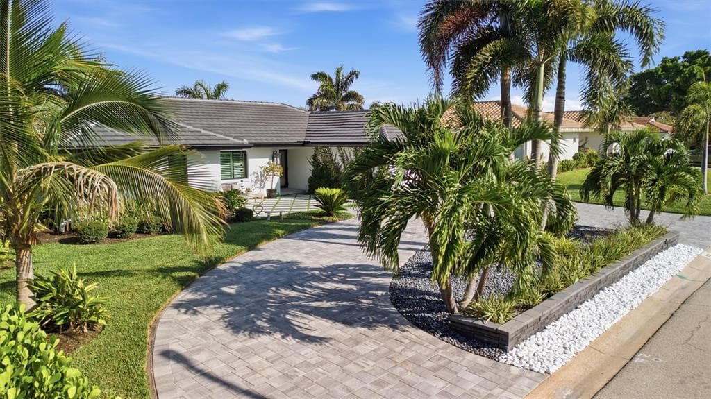 2022 HAWAII AVENUE NE, ST PETERSBURG, FL 33703 — zdjęcie 3