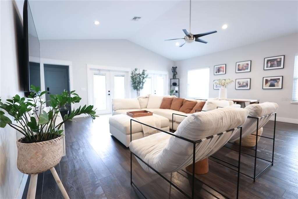 655 12TH AVENUE S, ST PETERSBURG, FL 33701 — zdjęcie 4