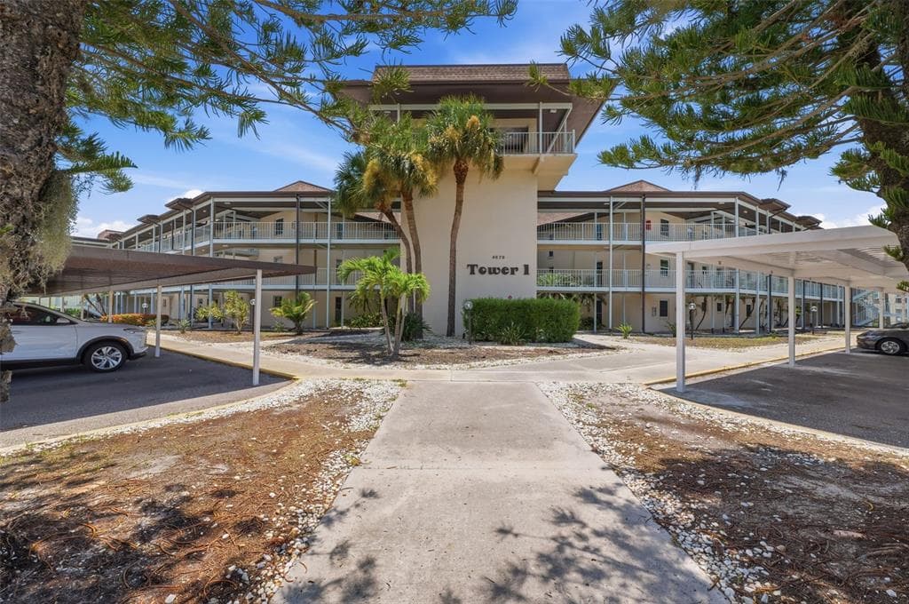 4678 MARINE PARKWAY # 105, NEW PORT RICHEY, FL 34652