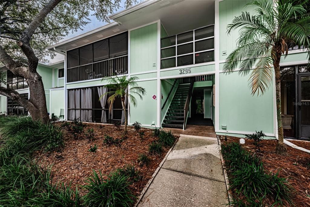 3295 FOX CHASE CIRCLE N # 107, PALM HARBOR, FL 34683