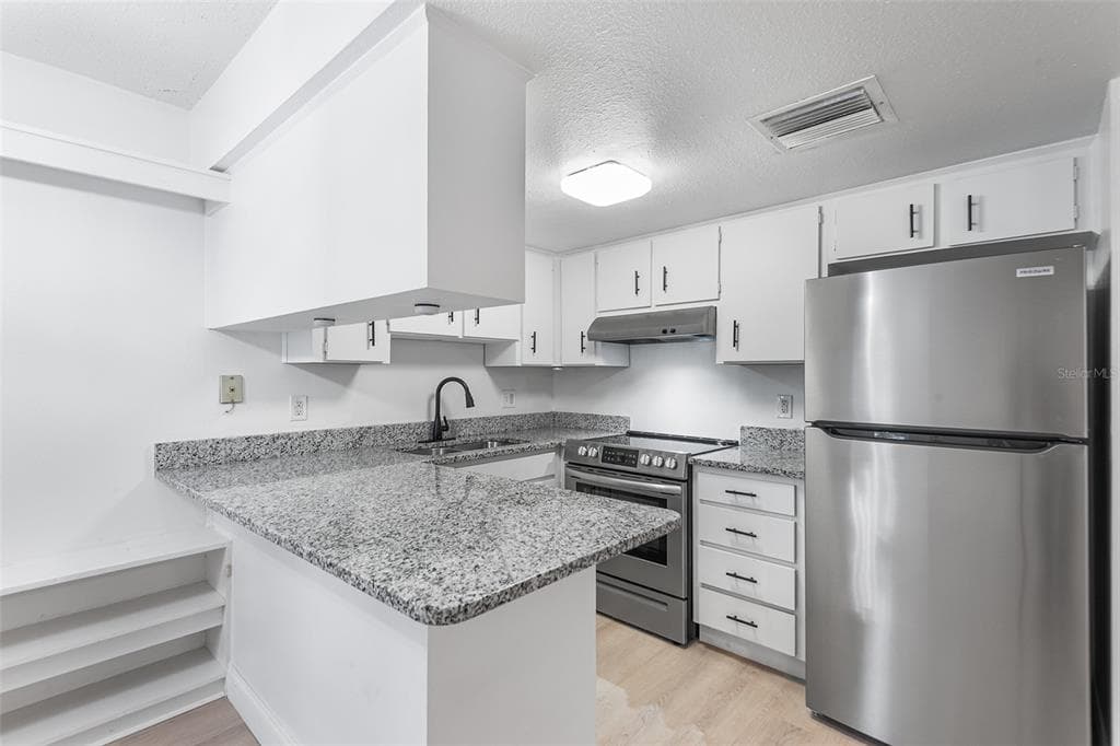 555 62ND STREET S # 106, ST PETERSBURG, FL 33707 — zdjęcie 5