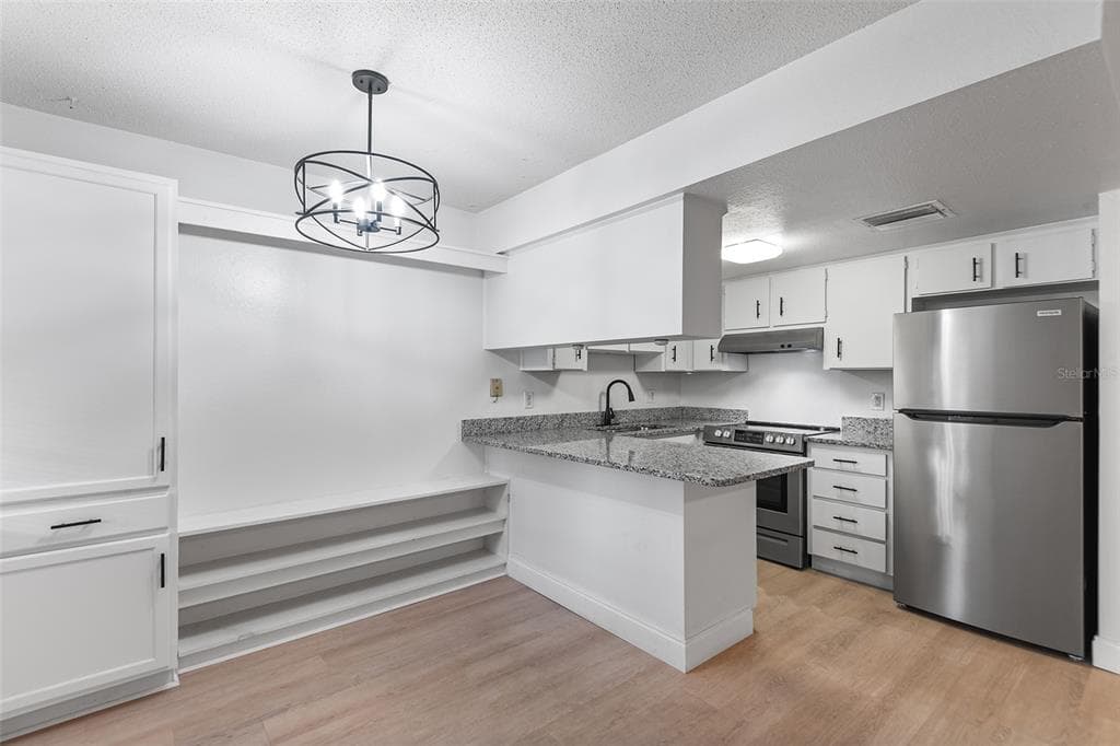 555 62ND STREET S # 106, ST PETERSBURG, FL 33707 — zdjęcie 4