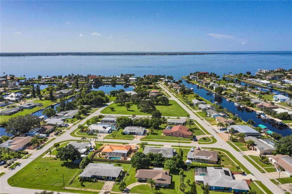 326 WHERLEY AVENUE SE, PORT CHARLOTTE, FL 33952 — zdjęcie 4
