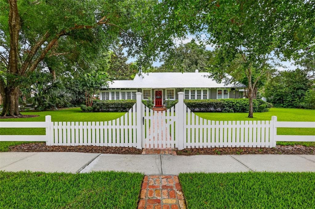 1046 N MCDONALD STREET, MOUNT DORA, FL 32757 — zdjęcie 2