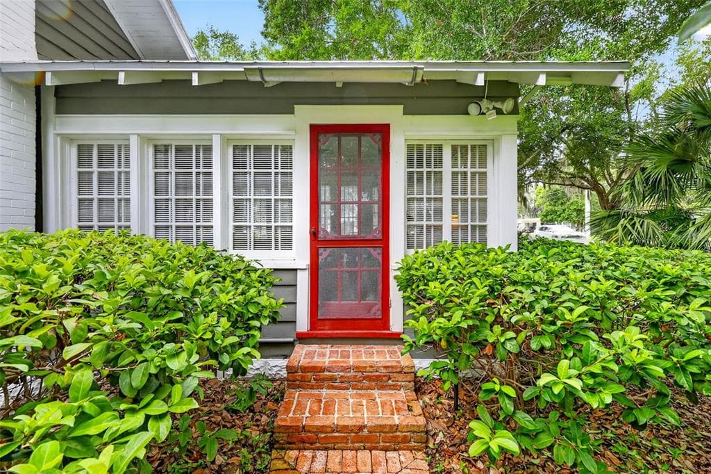 1046 N MCDONALD STREET, MOUNT DORA, FL 32757 — zdjęcie 4