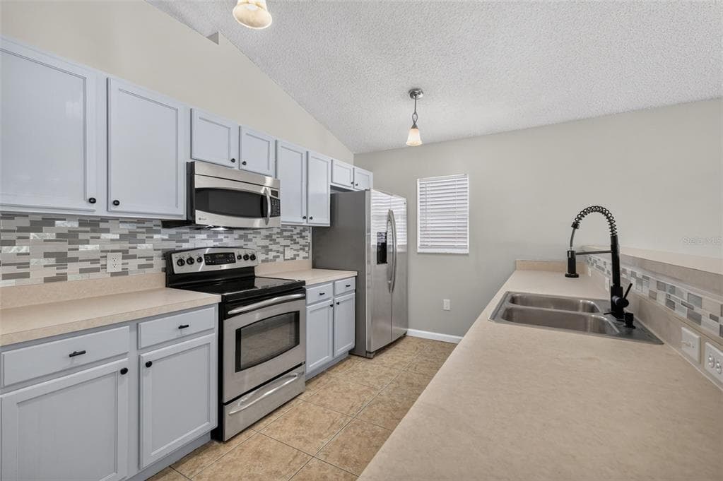 2225 SANDRIDGE CIRCLE, EUSTIS, FL 32726 — zdjęcie 3
