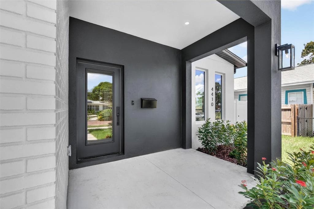 4410 4TH AVENUE S, ST PETERSBURG, FL 33711 — zdjęcie 3