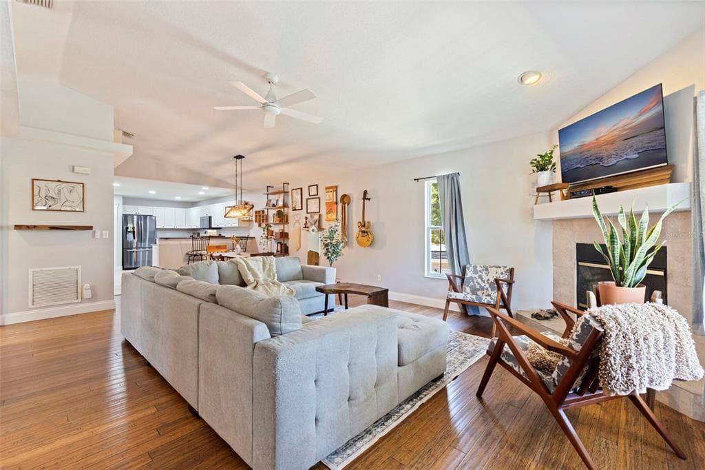 2462 14TH AVENUE N, ST PETERSBURG, FL 33713 — zdjęcie 2