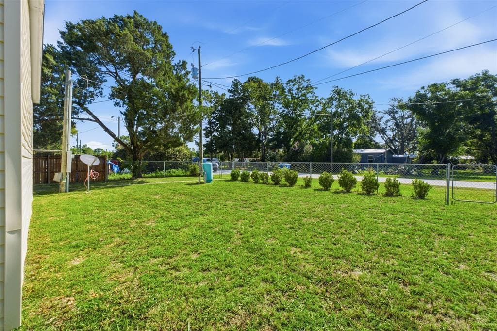 4313 ORLANDO AVENUE, BROOKSVILLE, FL 34604 — zdjęcie 2