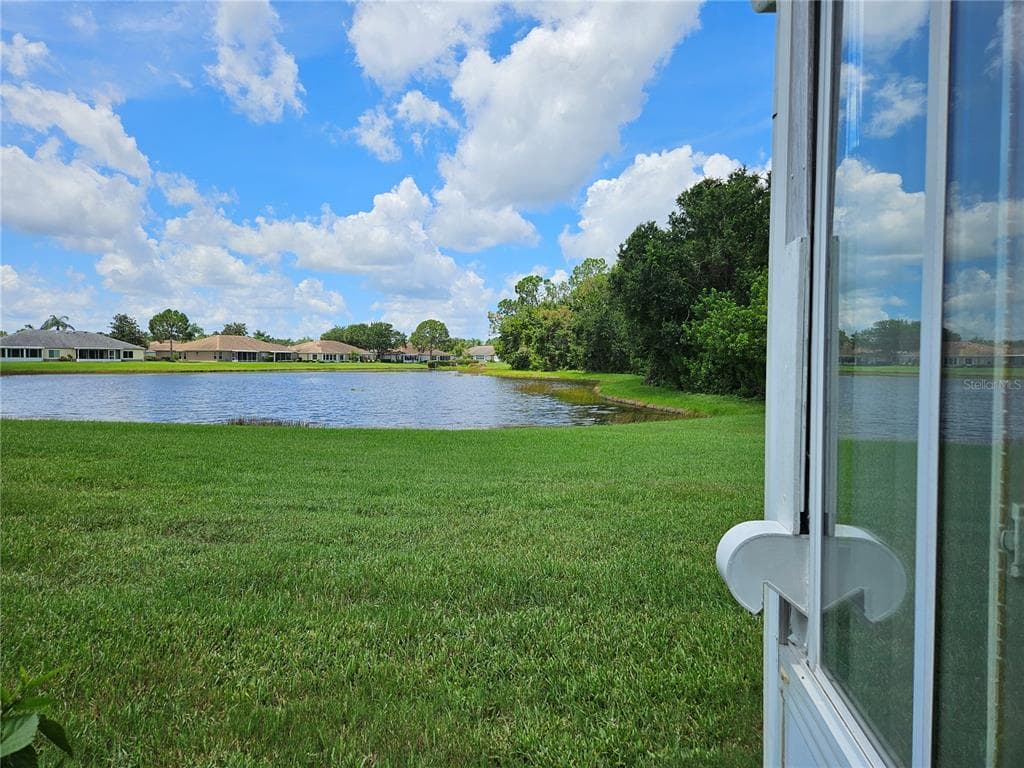 739 TREMONT GREENS LANE, SUN CITY CENTER, FL 33573 — zdjęcie 4