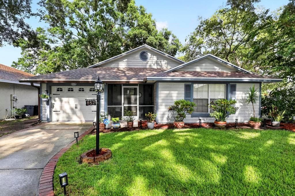 852 FRANKLIN CIRCLE, PALM HARBOR, FL 34683