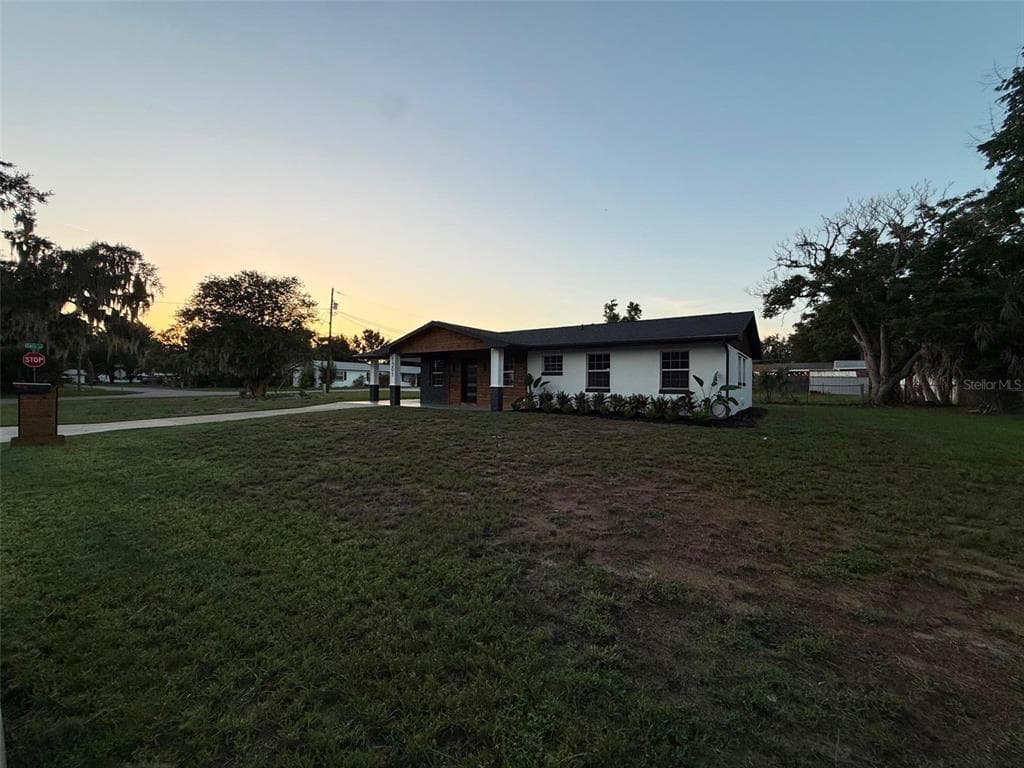 1301 NICHOLS DRIVE, TAVARES, FL 32778 — zdjęcie 4