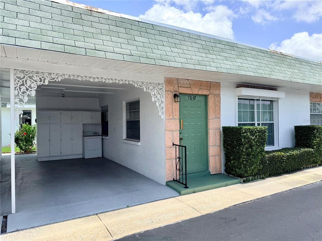 7847 39TH TERRACE N, ST PETERSBURG, FL 33709