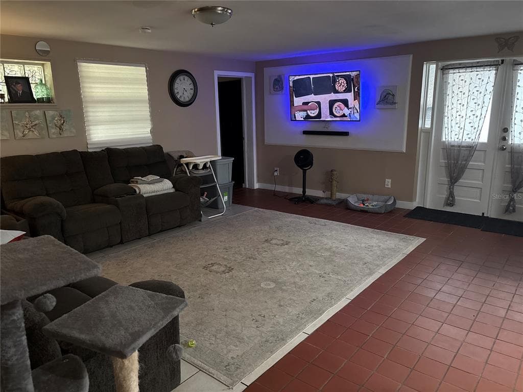 6115 CLIFF AVENUE, GIBSONTON, FL 33534 — zdjęcie 4