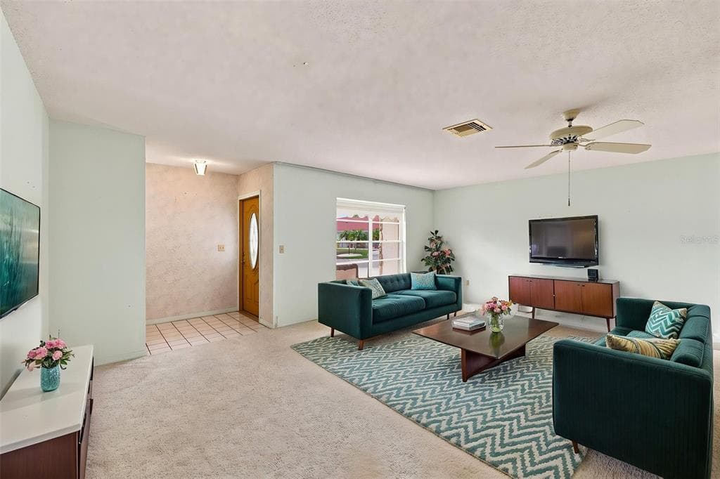 127 WINTERSONG LANE, SUN CITY CENTER, FL 33573 — zdjęcie 4
