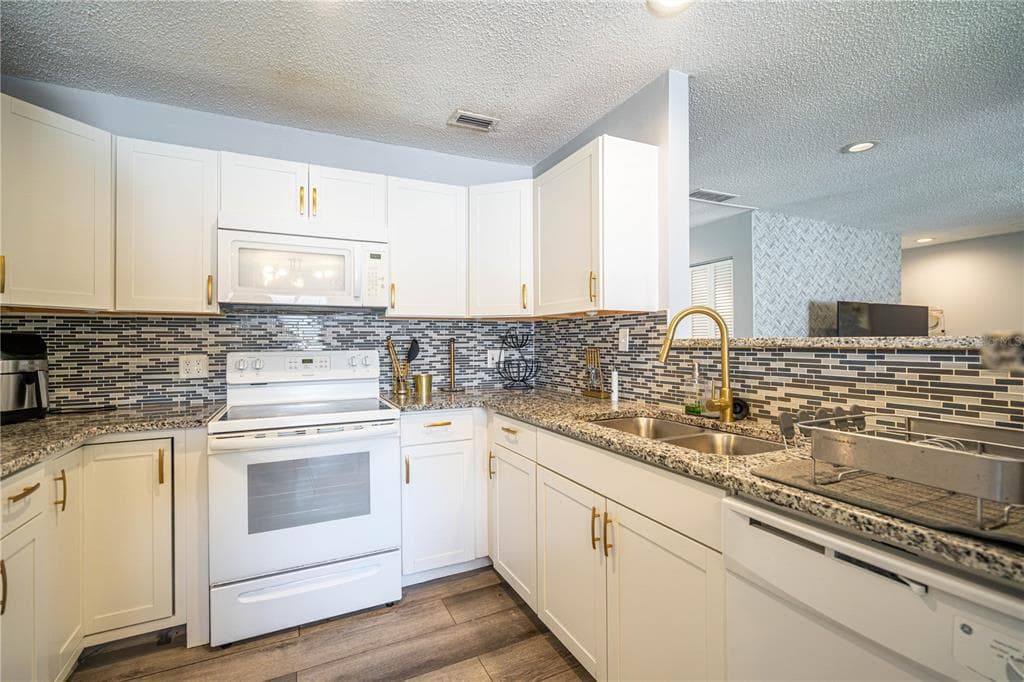 3816 CORTEZ DRIVE # D, TAMPA, FL 33614 — zdjęcie 5