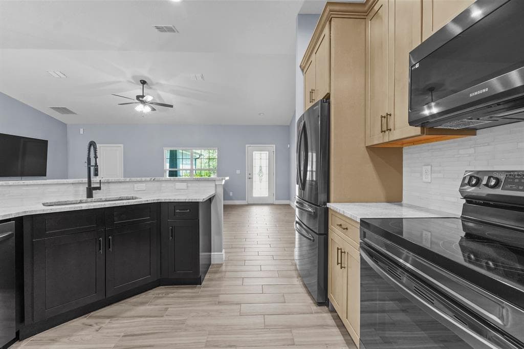 13218 BARNEVELDE RD, WEEKI WACHEE, FL 34614 — zdjęcie 3