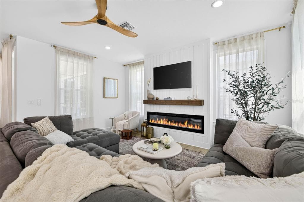 1717 MASSACHUSETTS AVENUE NE, ST PETERSBURG, FL 33703 — zdjęcie 5