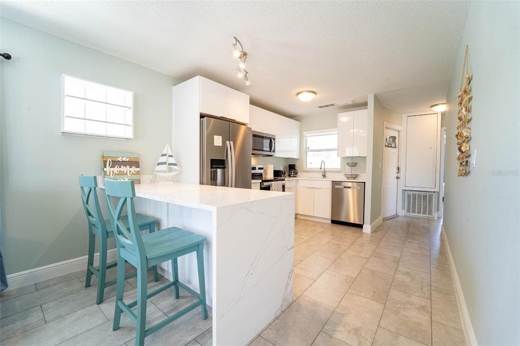 4825 FLORAMAR TERRACE, NEW PORT RICHEY, FL 34652 — zdjęcie 4