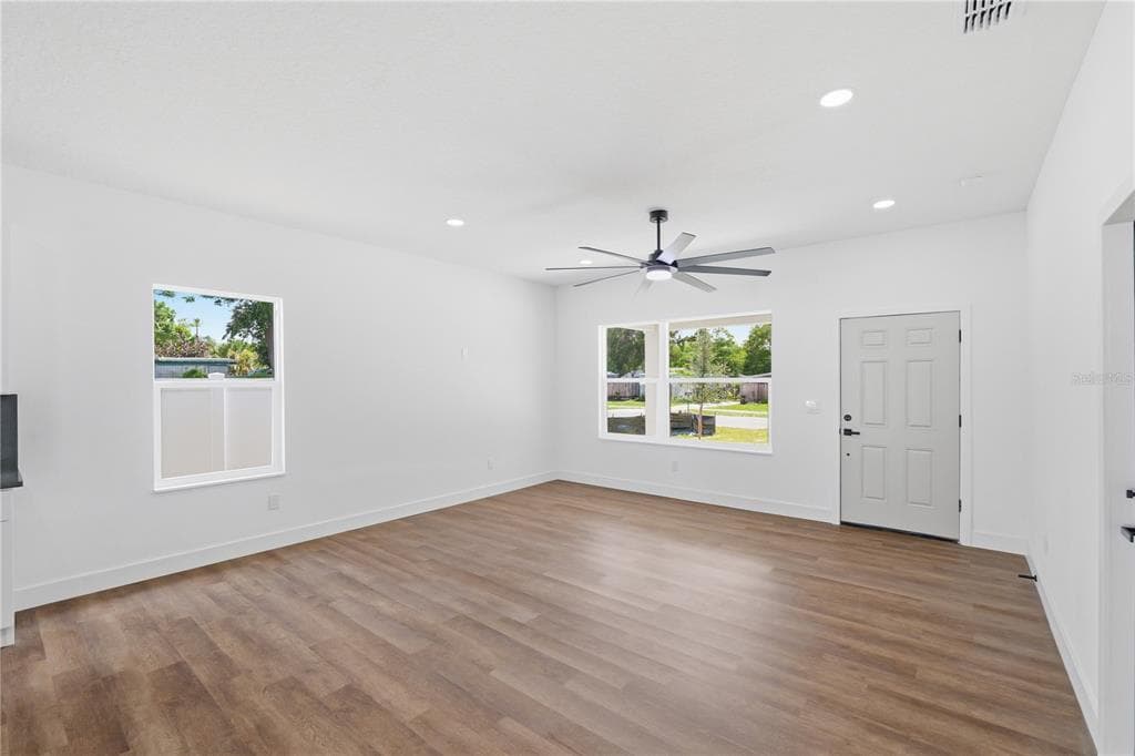 5111 68TH STREET N, ST PETERSBURG, FL 33709 — zdjęcie 5