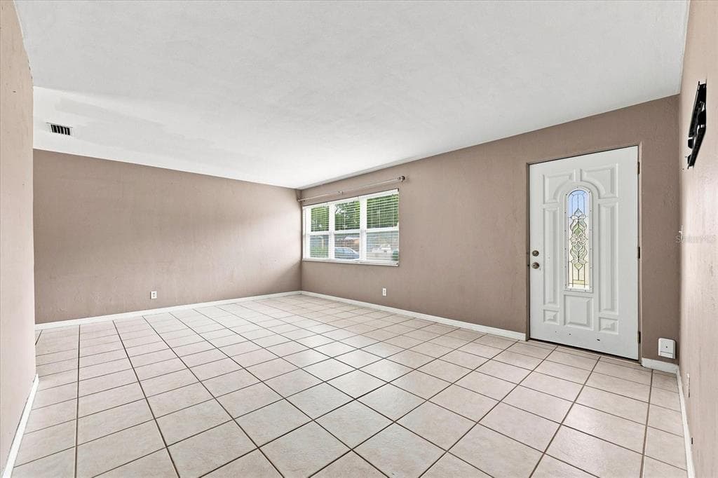 8380 52ND LANE N, PINELLAS PARK, FL 33781 — zdjęcie 4
