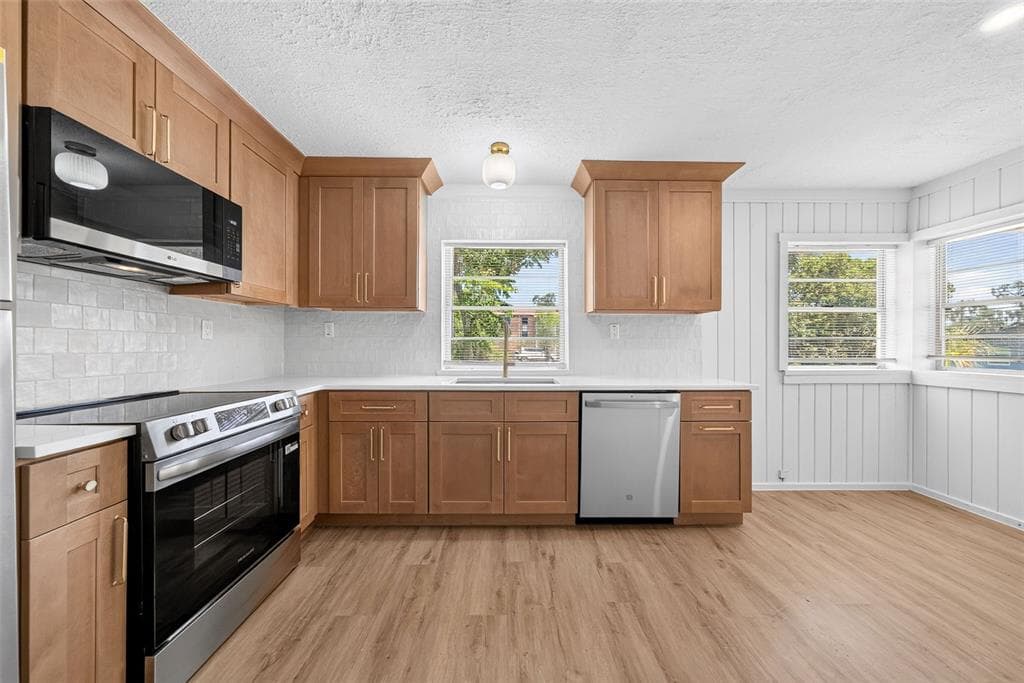 1202 E CAROLINE STREET, TAVARES, FL 32778 — zdjęcie 5