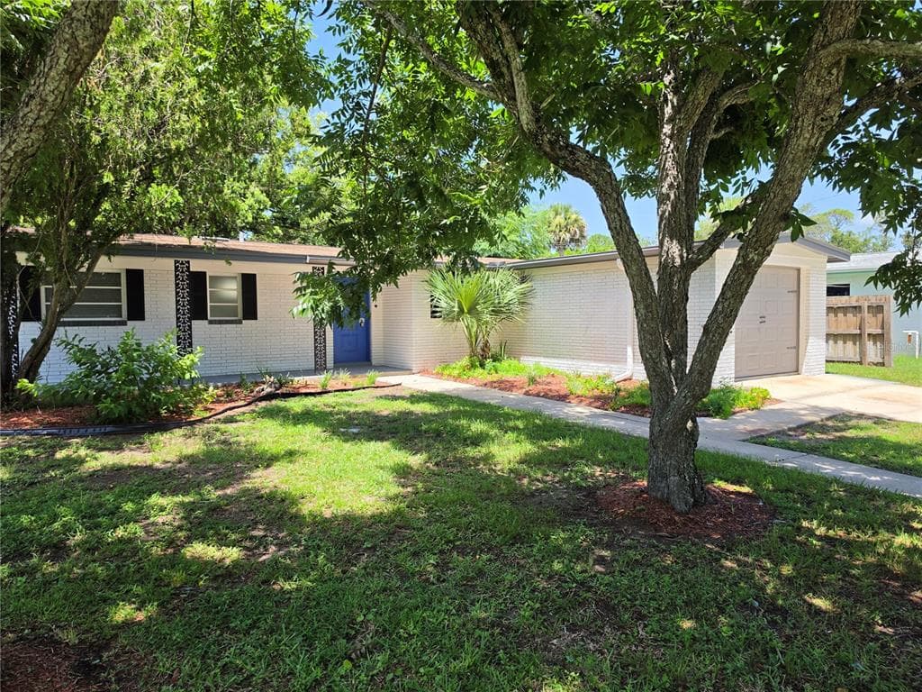 640 WESTWARD CIRCLE, DAYTONA BEACH, FL 32117