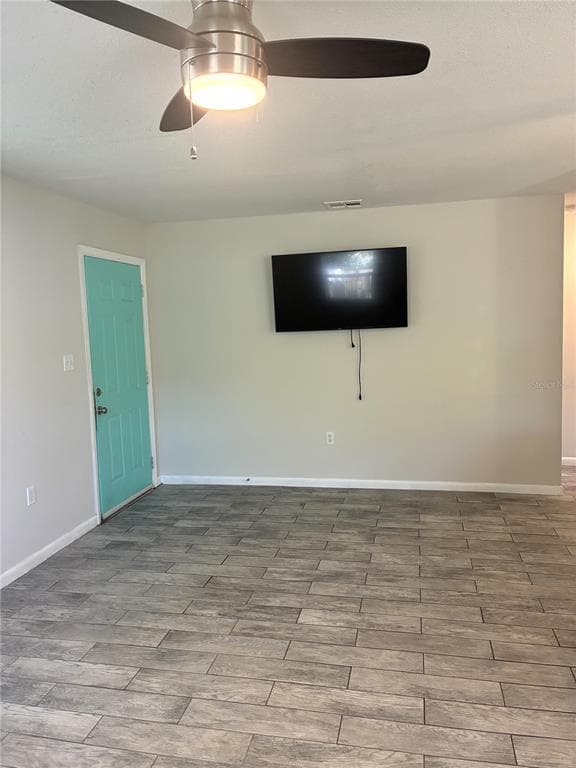 618 4TH AVENUE NE, LARGO, FL 33770 — zdjęcie 3
