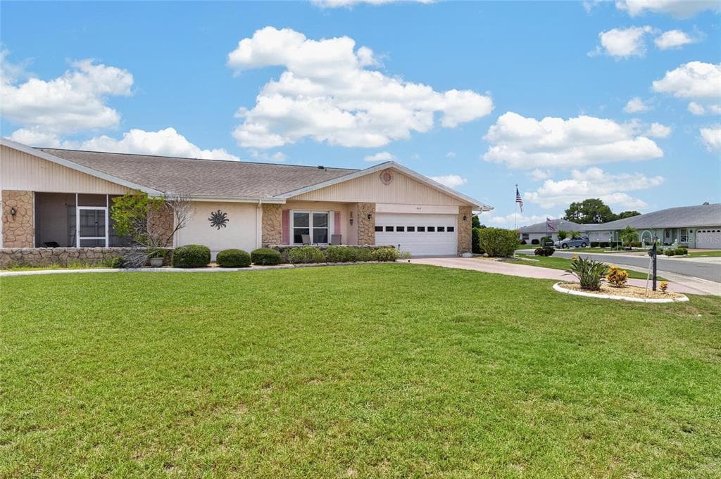 907 BLUEWATER DRIVE, SUN CITY CENTER, FL 33573 — zdjęcie 2
