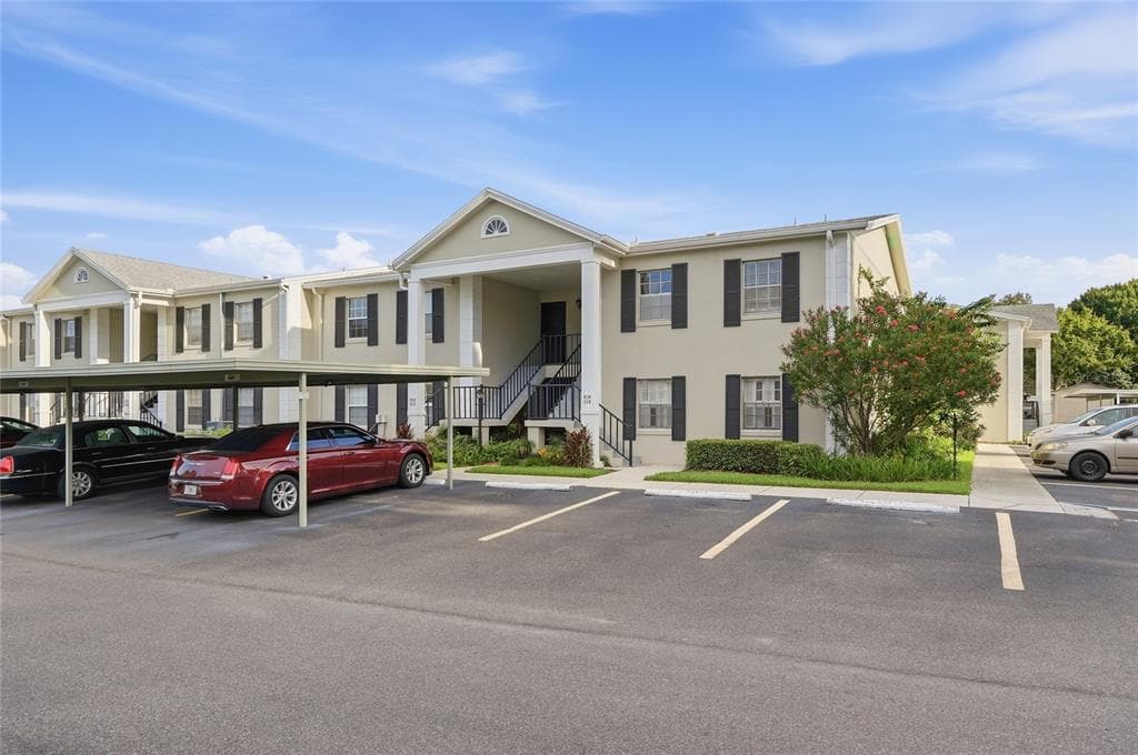 689 LAKE HOWARD DRIVE NW # 213, WINTER HAVEN, FL 33880