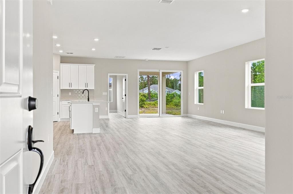 8211 ELKENBERRY AVENUE, NORTH PORT, FL 34291 — zdjęcie 5