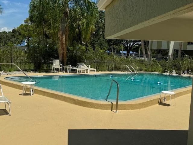 4681 1ST STREET NE # 304, ST PETERSBURG, FL 33703 — zdjęcie 2