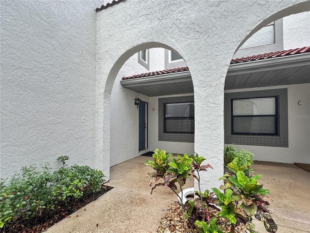 484 SANTA CRUZ PLACE NE # D, ST PETERSBURG, FL 33703 — zdjęcie 2