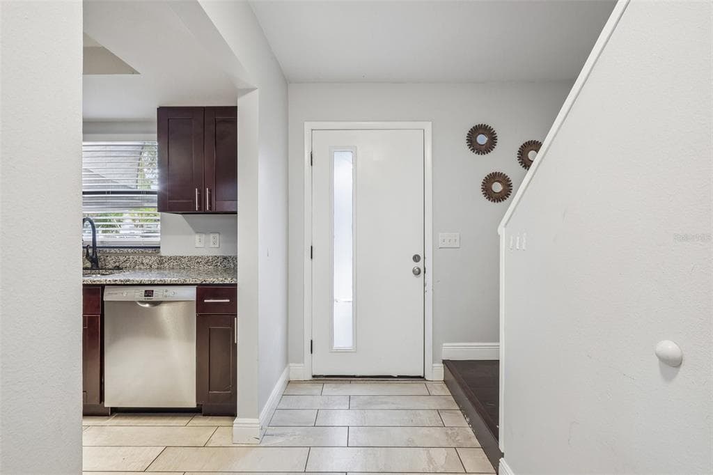 2417 W STROUD AVENUE, TAMPA, FL 33629 — zdjęcie 3