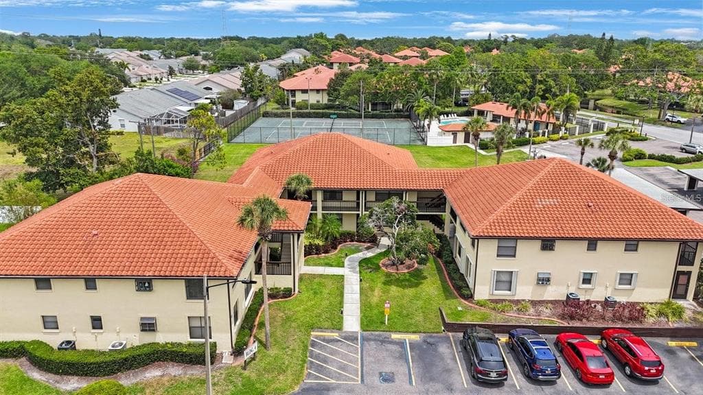 404 HAMMOCK PINE BOULEVARD # 404, CLEARWATER, FL 33761