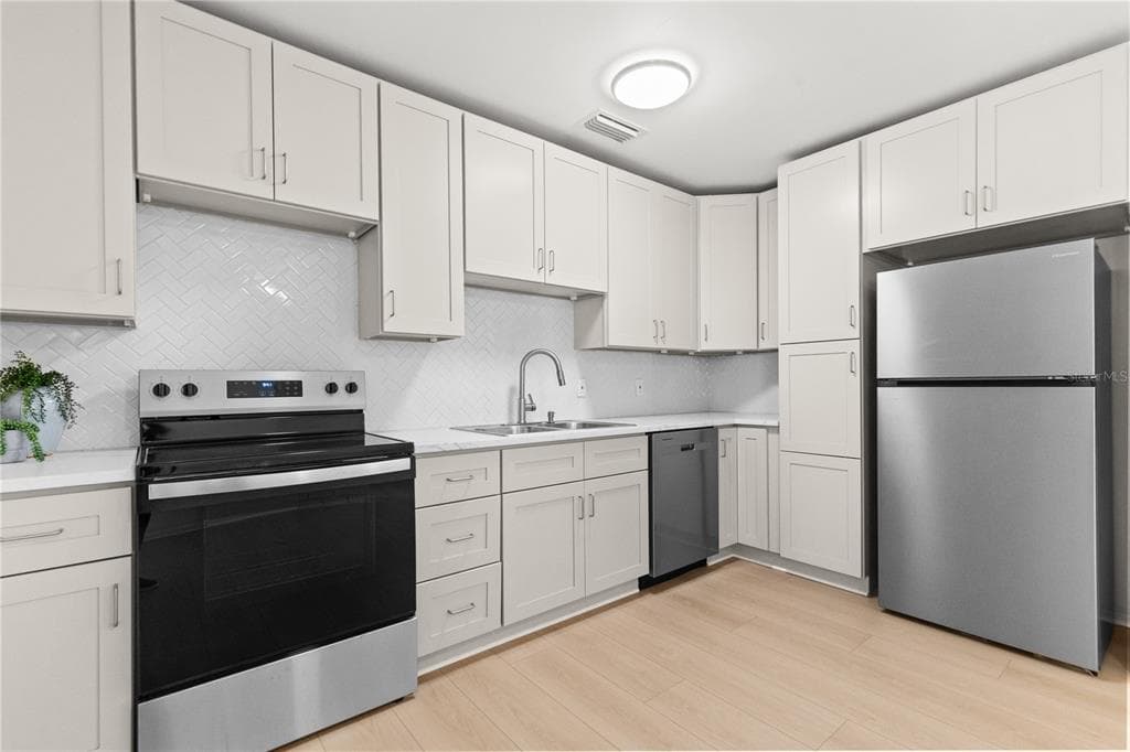 3663 22ND AVENUE N, ST PETERSBURG, FL 33713 — zdjęcie 4