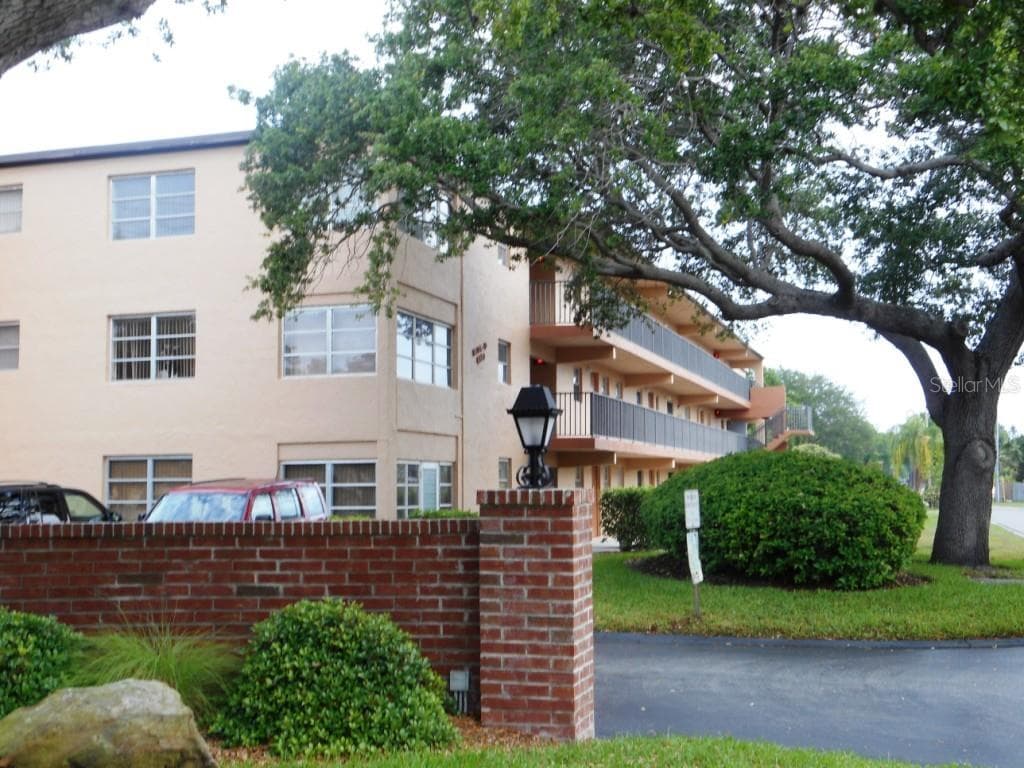 4600 98TH WAY N # 306, ST PETERSBURG, FL 33708