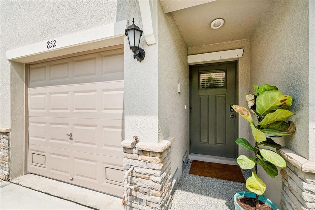 852 TENNYSON MILL CIRCLE, TAMPA, FL 33619 — zdjęcie 3