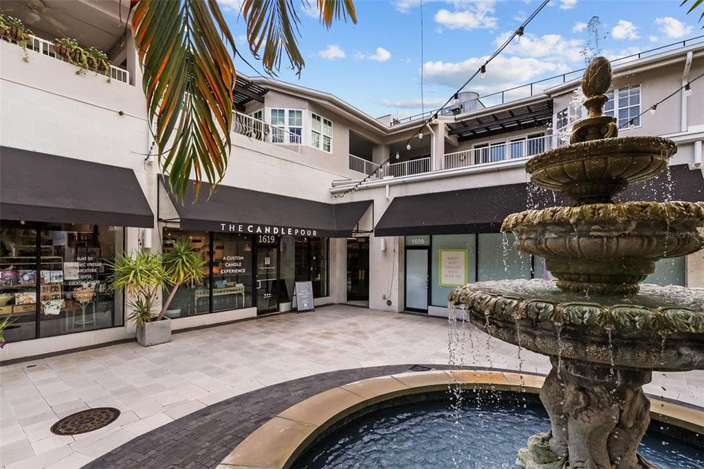 1647 W SNOW CIRCLE # 204, TAMPA, FL 33606