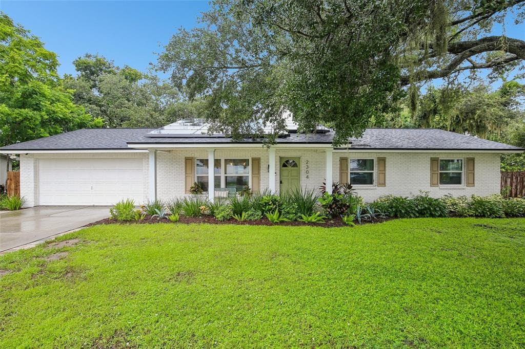 2304 MEDFORD LANE, BRANDON, FL 33511