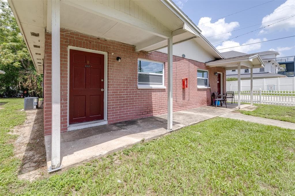 5901 GIBSON AVENUE, TAMPA, FL 33617 — zdjęcie 4