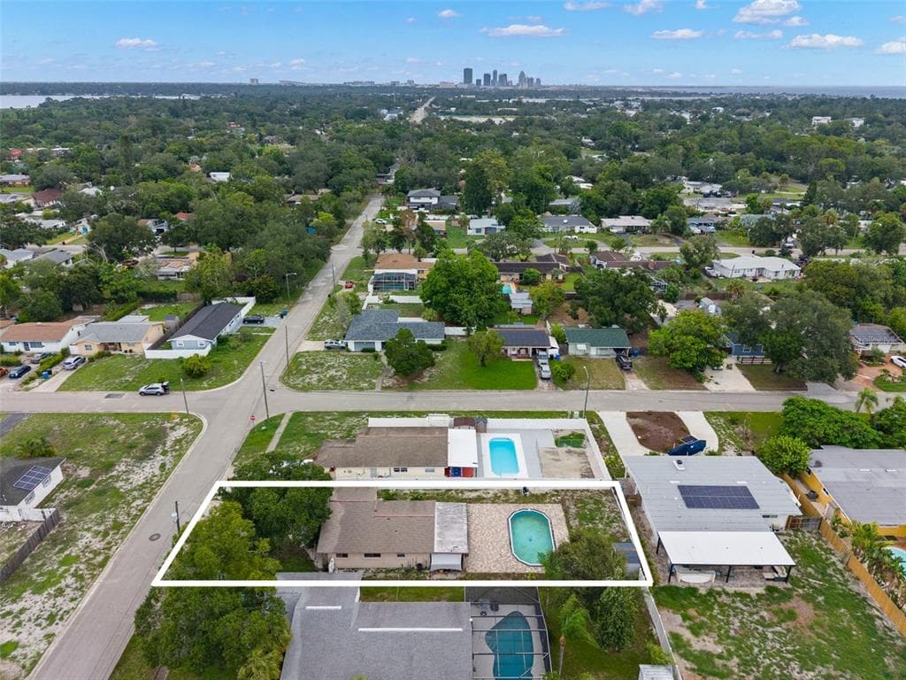 5210 6TH STREET S, ST PETERSBURG, FL 33705 — zdjęcie 2