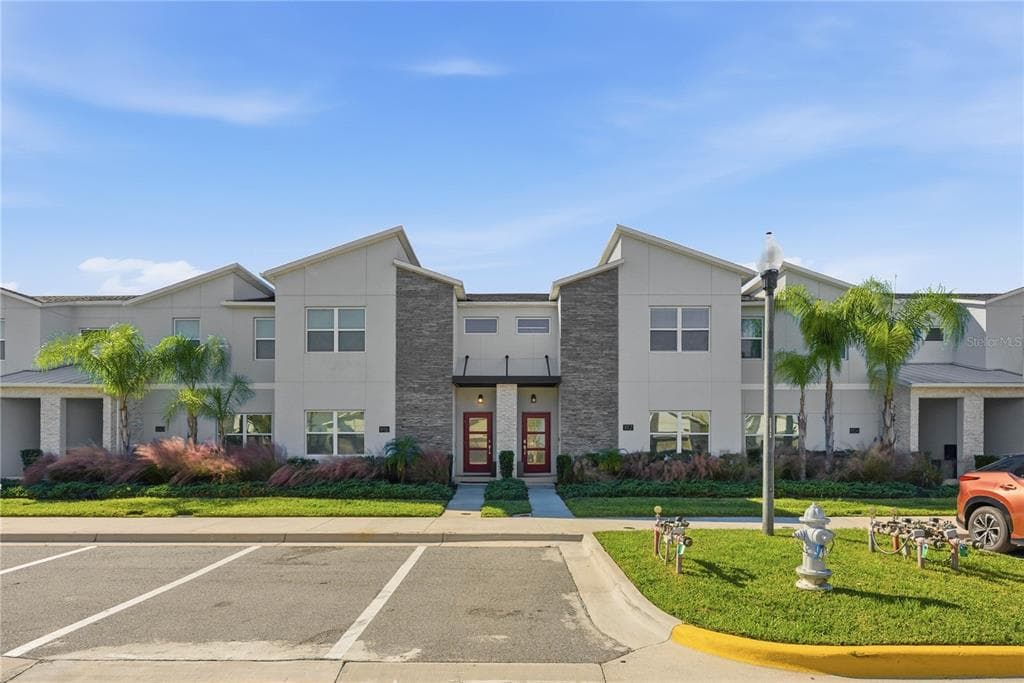 1112 CHALLENGE DRIVE, DAVENPORT, FL 33896